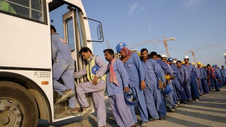 ವಲಸಿಗ ಕಾರ್ಮಿಕರು ಯಾವುದೇ ಸಂದರ್ಭದಲ್ಲಿ ಸ್ಫೋಟಿಸುವ ಟೈಮ್ ಬಾಂಬ್‌ಗಳಿದ್ದಂತೆ : ಪತ್ರಕರ್ತನ ಎಚ್ಚರಿಕೆ